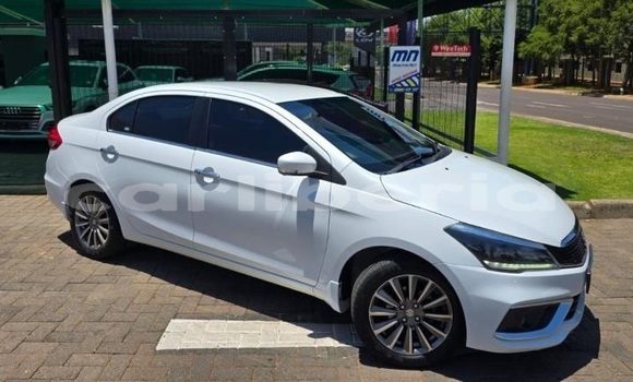 Acheter Occasion Voiture Suzuki Ciaz Blanc à Monrovia, Comté de Montserrado Acheter Occasion Voiture Suzuki Ciaz Blanc à Monrovia, Comté de Montserrado