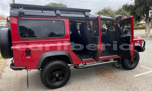Acheter Occasion Voiture Land Rover Defender Rouge à Monrovia, Comté de Montserrado Acheter Occasion Voiture Land Rover Defender Rouge à Monrovia, Comté de Montserrado