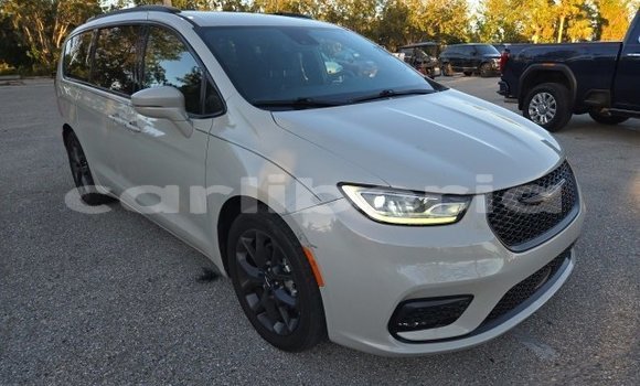 Buy Used Chrysler Pacifica White Car in Monrovia in Montserrado County Buy Used Chrysler Pacifica White Car in Monrovia in Montserrado County