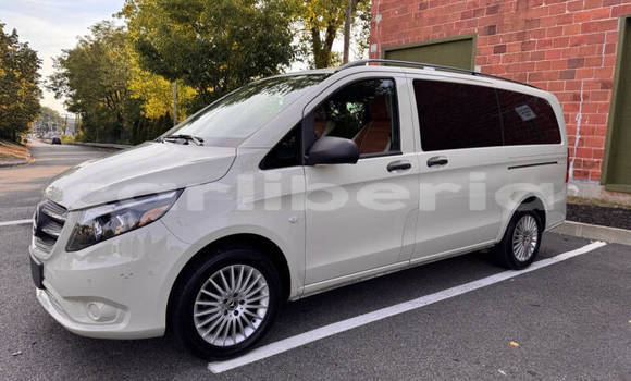Buy Used Mercedes-Benz Vito White Car in Monrovia in Montserrado County Buy Used Mercedes-Benz Vito White Car in Monrovia in Montserrado County