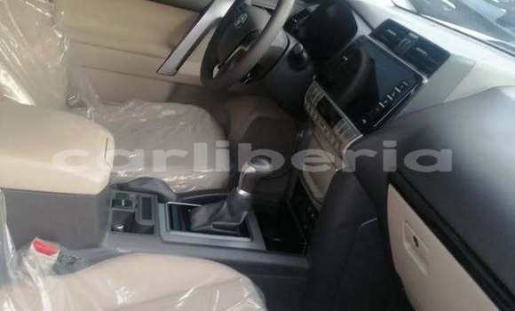 Buy Used Toyota Land Cruiser Prado White Car in Monrovia in Montserrado County Buy Used Toyota Land Cruiser Prado White Car in Monrovia in Montserrado County