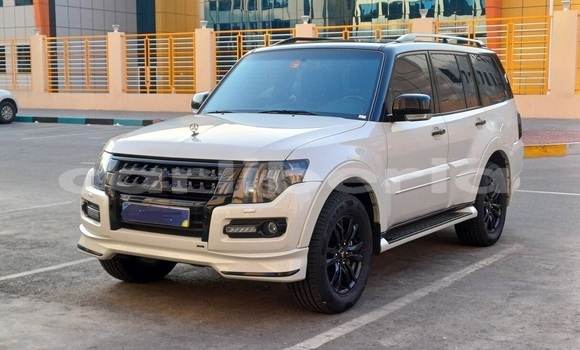 Buy Used Mitsubishi Pajero White Car in Monrovia in Montserrado County Buy Used Mitsubishi Pajero White Car in Monrovia in Montserrado County