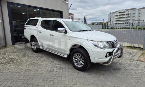 Buy Used Mitsubishi Triton White Car in Monrovia in Montserrado County Buy Used Mitsubishi Triton White Car in Monrovia in Montserrado County
