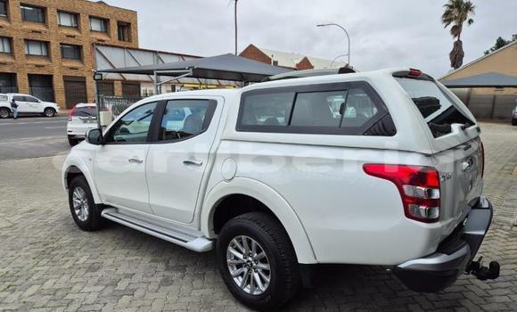 Buy Used Mitsubishi Triton White Car in Monrovia in Montserrado County Buy Used Mitsubishi Triton White Car in Monrovia in Montserrado County