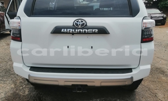 Acheter Occasion Voiture Toyota 4Runner Blanc à Monrovia, Comté de Montserrado Acheter Occasion Voiture Toyota 4Runner Blanc à Monrovia, Comté de Montserrado