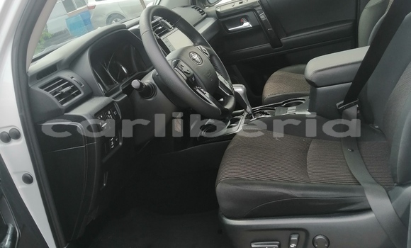 Acheter Occasion Voiture Toyota 4Runner Blanc à Monrovia, Comté de Montserrado Acheter Occasion Voiture Toyota 4Runner Blanc à Monrovia, Comté de Montserrado