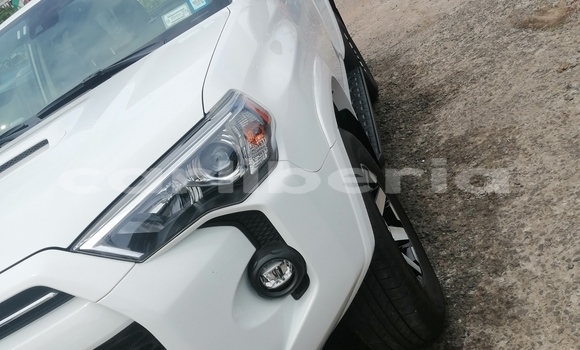 Acheter Occasion Voiture Toyota 4Runner Blanc à Monrovia, Comté de Montserrado Acheter Occasion Voiture Toyota 4Runner Blanc à Monrovia, Comté de Montserrado