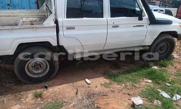 Acheter Occasion Voiture Land Rover Defender Autre à Monrovia, Comté de Montserrado Acheter Occasion Voiture Land Rover Defender Autre à Monrovia, Comté de Montserrado