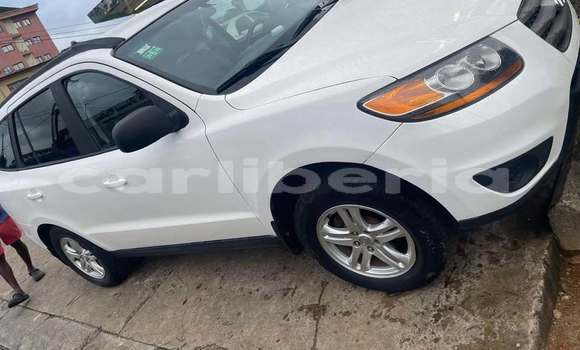 Acheter Occasion Voiture Hyundai Santa Fe Blanc à Monrovia, Comté de Montserrado Acheter Occasion Voiture Hyundai Santa Fe Blanc à Monrovia, Comté de Montserrado