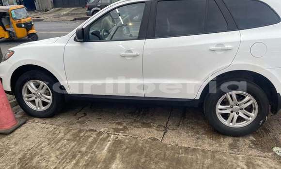 Acheter Occasion Voiture Hyundai Santa Fe Blanc à Monrovia, Comté de Montserrado Acheter Occasion Voiture Hyundai Santa Fe Blanc à Monrovia, Comté de Montserrado