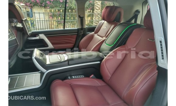 Acheter Import Voiture Toyota Land Cruiser Noir à Import - Dubai, Comté de Bomi Acheter Import Voiture Toyota Land Cruiser Noir à Import - Dubai, Comté de Bomi