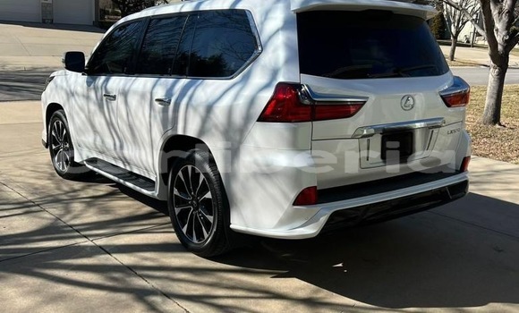 Acheter Occasion Voiture Lexus LX 570 Blanc à Barclayville, Grand Kru County Acheter Occasion Voiture Lexus LX 570 Blanc à Barclayville, Grand Kru County