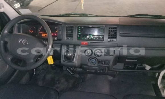 Acheter Occasion Voiture Toyota Hilux Blanc à Monrovia, Comté de Montserrado Acheter Occasion Voiture Toyota Hilux Blanc à Monrovia, Comté de Montserrado