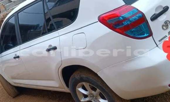 Acheter Occasion Voiture Toyota RAV4 Blanc à Monrovia, Comté de Montserrado Acheter Occasion Voiture Toyota RAV4 Blanc à Monrovia, Comté de Montserrado