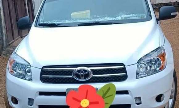 Acheter Occasion Voiture Toyota RAV4 Blanc à Monrovia, Comté de Montserrado Acheter Occasion Voiture Toyota RAV4 Blanc à Monrovia, Comté de Montserrado