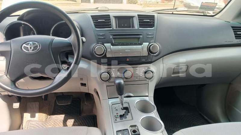 Big with watermark toyota highlander montserrado county monrovia 5104