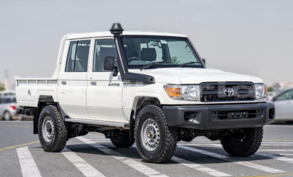 Buy Used Toyota Land Cruiser White Car in Monrovia in Montserrado County Buy Used Toyota Land Cruiser White Car in Monrovia in Montserrado County