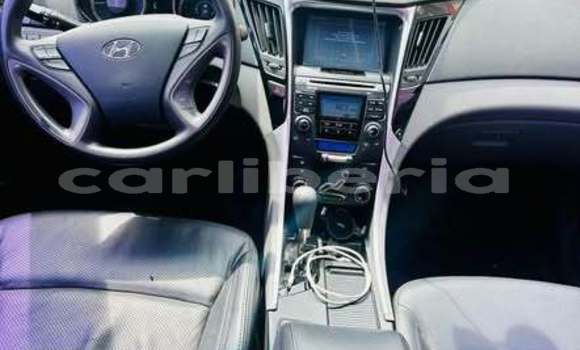 Buy Used Toyota Alphard White Car in Monrovia in Montserrado County Buy Used Toyota Alphard White Car in Monrovia in Montserrado County