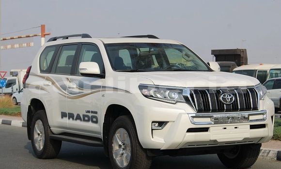 Buy Used Toyota Land Cruiser Prado White Car in Monrovia in Montserrado County Buy Used Toyota Land Cruiser Prado White Car in Monrovia in Montserrado County