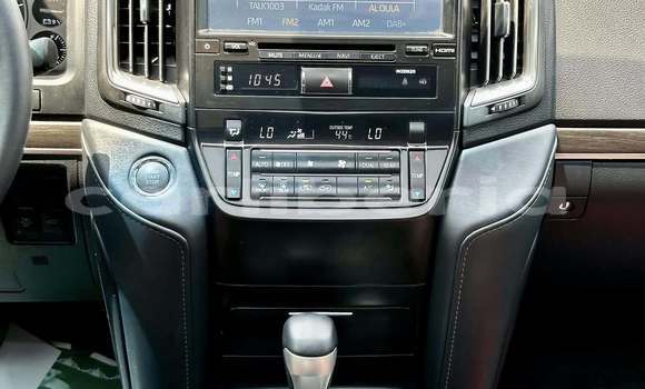 Buy Used Toyota Land Cruiser White Car in Barclayville in Grand Kru County Buy Used Toyota Land Cruiser White Car in Barclayville in Grand Kru County