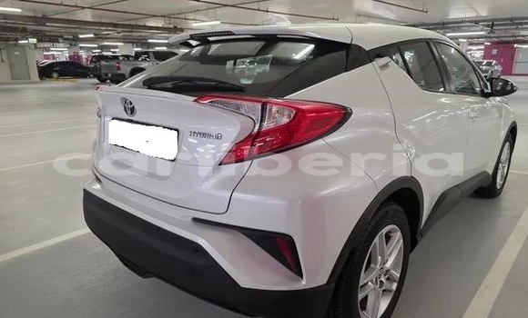 Buy Used Toyota C-HR White Car in Monrovia in Montserrado County Buy Used Toyota C-HR White Car in Monrovia in Montserrado County