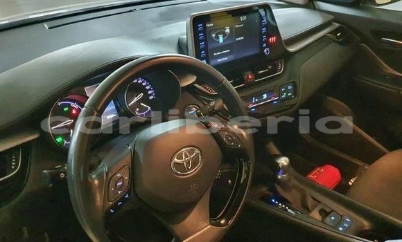 Buy Used Toyota C-HR White Car in Monrovia in Montserrado County Buy Used Toyota C-HR White Car in Monrovia in Montserrado County