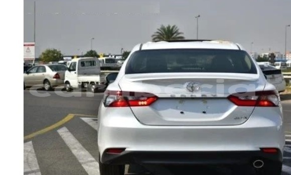 Buy Used Toyota Camry White Car in Monrovia in Montserrado County Buy Used Toyota Camry White Car in Monrovia in Montserrado County