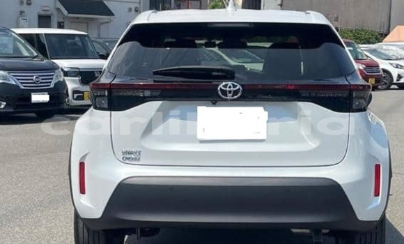 Buy Used Toyota Yaris White Car in Monrovia in Montserrado County Buy Used Toyota Yaris White Car in Monrovia in Montserrado County