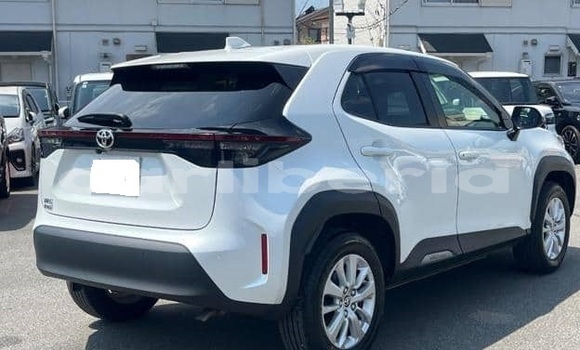 Buy Used Toyota Yaris White Car in Monrovia in Montserrado County Buy Used Toyota Yaris White Car in Monrovia in Montserrado County