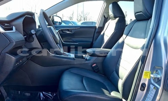 Buy Used Toyota RAV4 Silver Car in Monrovia in Montserrado County Buy Used Toyota RAV4 Silver Car in Monrovia in Montserrado County