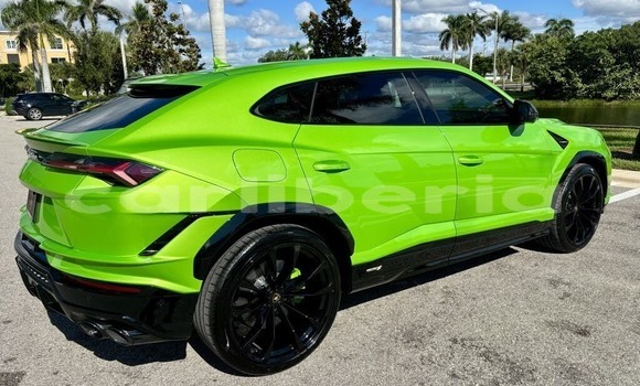 Buy Used Lamborghini Urus Green Car in Buchanan in Grand Bassa County Buy Used Lamborghini Urus Green Car in Buchanan in Grand Bassa County