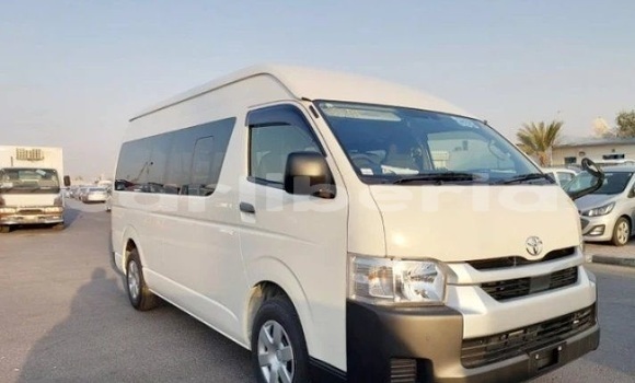 Buy Used Toyota Hiace White Car in Monrovia in Montserrado County Buy Used Toyota Hiace White Car in Monrovia in Montserrado County