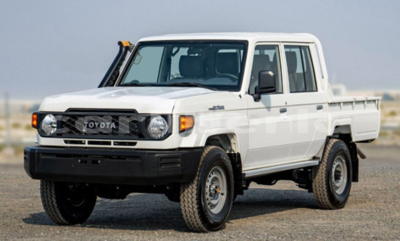 Buy Used Toyota Land Cruiser White Car in Monrovia in Montserrado County