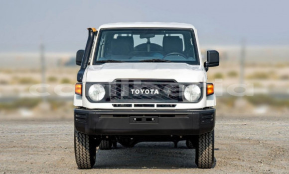 Buy Used Toyota Land Cruiser White Car in Monrovia in Montserrado County Buy Used Toyota Land Cruiser White Car in Monrovia in Montserrado County
