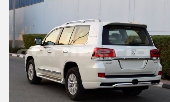 Acheter Occasion Voiture Toyota Land Cruiser Blanc à Monrovia, Comté de Montserrado Acheter Occasion Voiture Toyota Land Cruiser Blanc à Monrovia, Comté de Montserrado