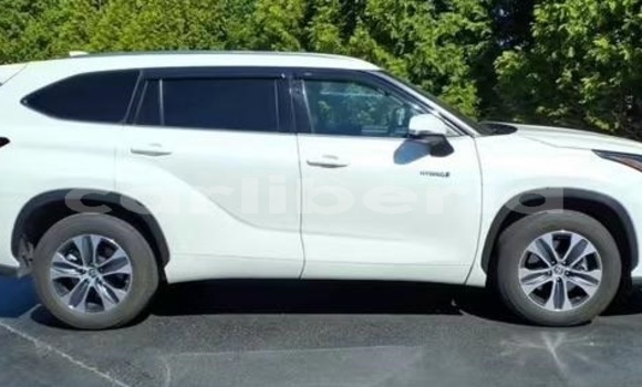 Acheter Occasion Voiture Toyota Highlander Blanc à Monrovia, Comté de Montserrado Acheter Occasion Voiture Toyota Highlander Blanc à Monrovia, Comté de Montserrado