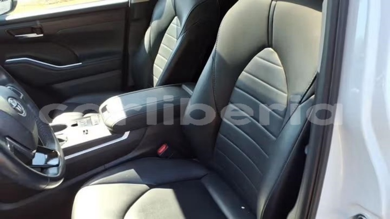Big with watermark toyota highlander montserrado county monrovia 5167