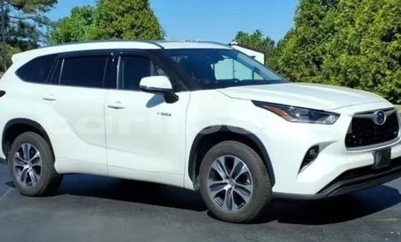 Acheter Occasion Voiture Toyota Highlander Blanc à Monrovia, Comté de Montserrado Acheter Occasion Voiture Toyota Highlander Blanc à Monrovia, Comté de Montserrado
