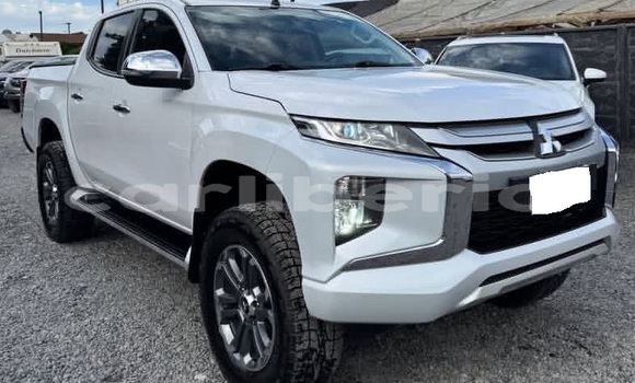 Buy Used Mitsubishi L200 White Car in Monrovia in Montserrado County