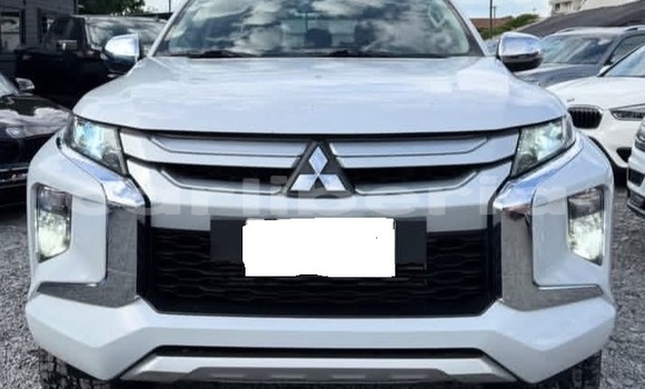 Acheter Occasion Voiture Mitsubishi L200 Blanc à Monrovia, Comté de Montserrado Acheter Occasion Voiture Mitsubishi L200 Blanc à Monrovia, Comté de Montserrado