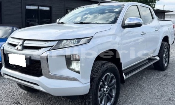 Acheter Occasion Voiture Mitsubishi L200 Blanc à Monrovia, Comté de Montserrado Acheter Occasion Voiture Mitsubishi L200 Blanc à Monrovia, Comté de Montserrado