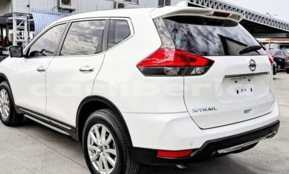 Acheter Occasion Voiture Nissan X–Trail Blanc à Monrovia, Comté de Montserrado Acheter Occasion Voiture Nissan X–Trail Blanc à Monrovia, Comté de Montserrado