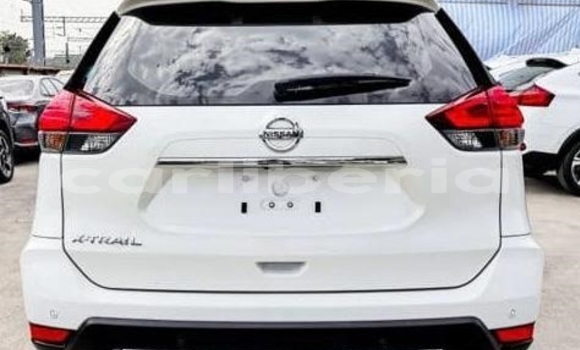 Acheter Occasion Voiture Nissan X–Trail Blanc à Monrovia, Comté de Montserrado Acheter Occasion Voiture Nissan X–Trail Blanc à Monrovia, Comté de Montserrado