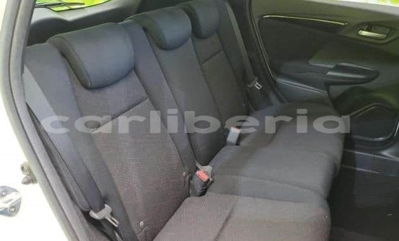 Acheter Occasion Voiture Honda FIT Blanc à Monrovia, Comté de Montserrado Acheter Occasion Voiture Honda FIT Blanc à Monrovia, Comté de Montserrado