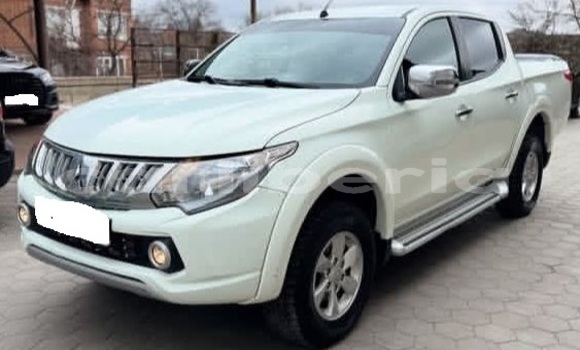 Buy Used Mitsubishi L200 White Car in Monrovia in Montserrado County Buy Used Mitsubishi L200 White Car in Monrovia in Montserrado County