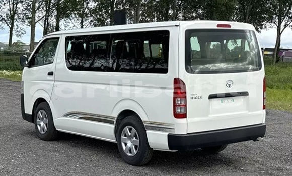 Acheter Neuf Utilitaire Toyota HiAce Blanc à Monrovia, Comté de Montserrado Acheter Neuf Utilitaire Toyota HiAce Blanc à Monrovia, Comté de Montserrado