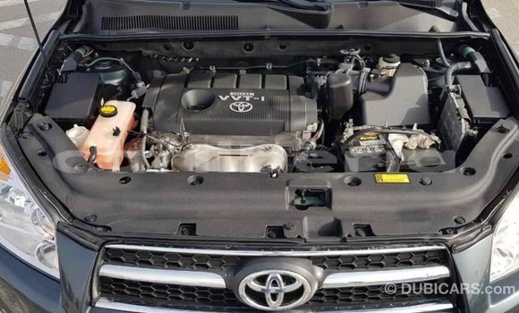 Buy Import Toyota HiAce Green Truck in Import - Dubai in Bomi County