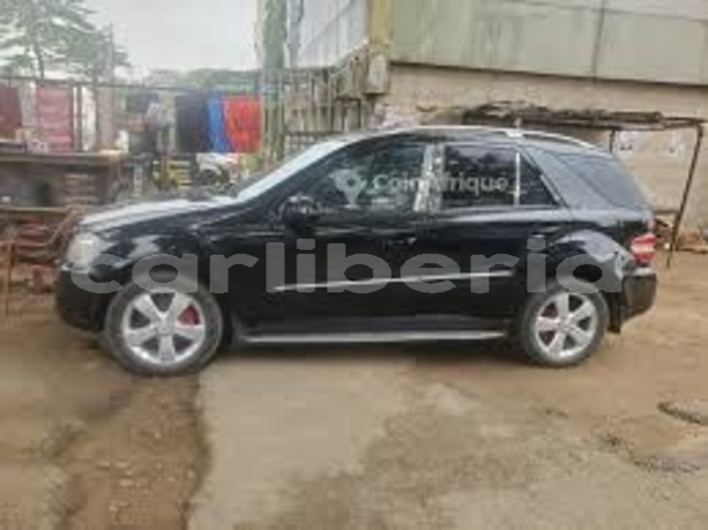 Big with watermark mercedes viano montserrado county monrovia 5184