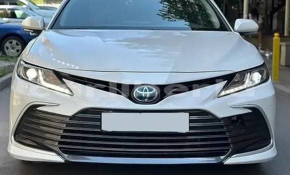 Buy Used Toyota Camry White Car in Monrovia in Montserrado County