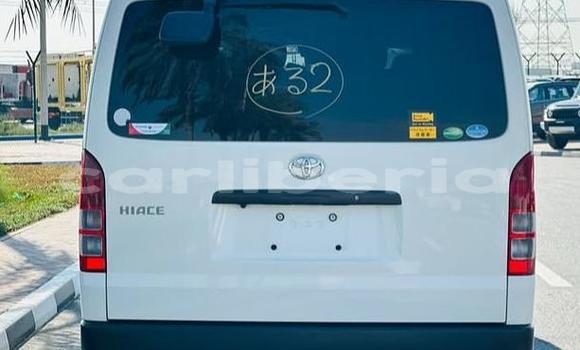 Buy Used Toyota Hiace White Car in Monrovia in Montserrado County Buy Used Toyota Hiace White Car in Monrovia in Montserrado County